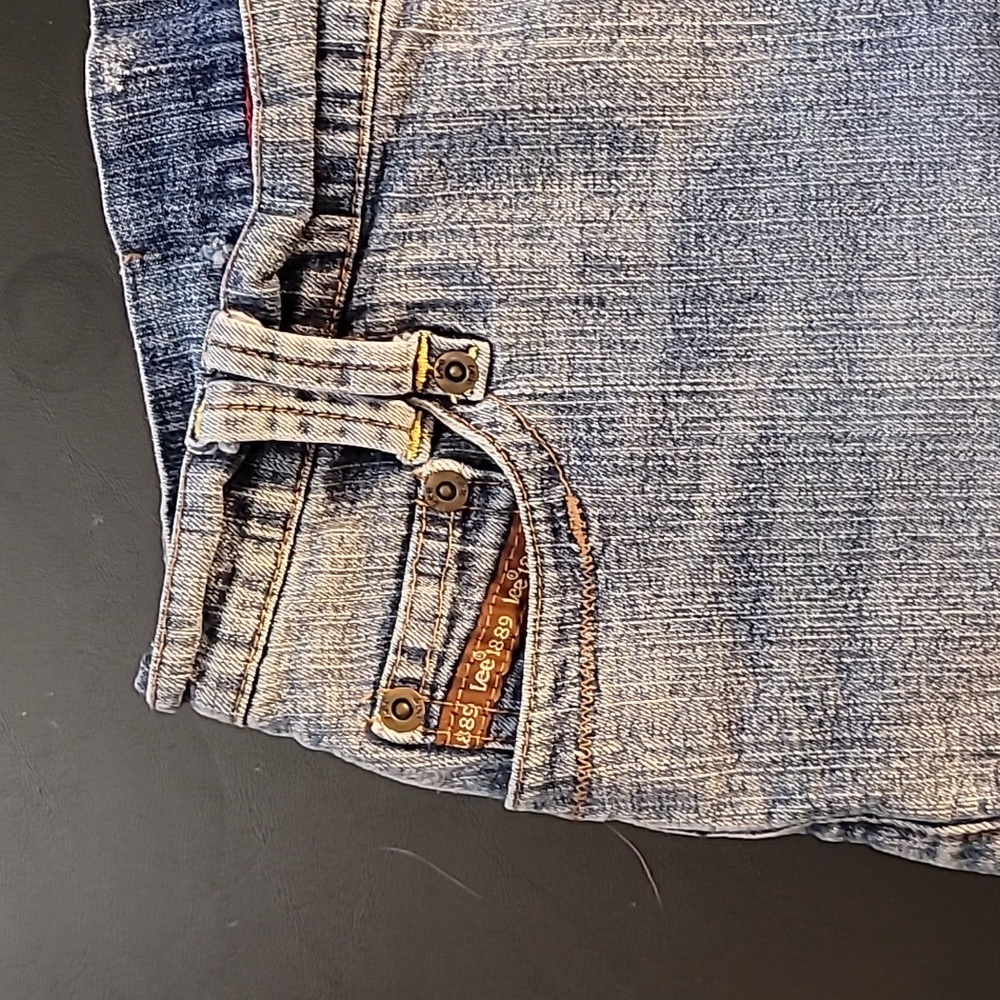 Ladies Jean Shorts - Picture 5 of 10
